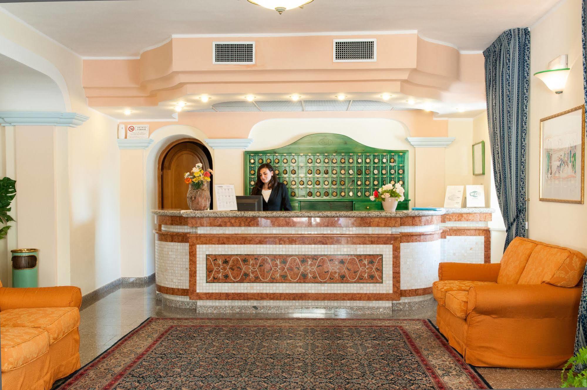 Hotel Maria Rosaria Орозеи Экстерьер фото